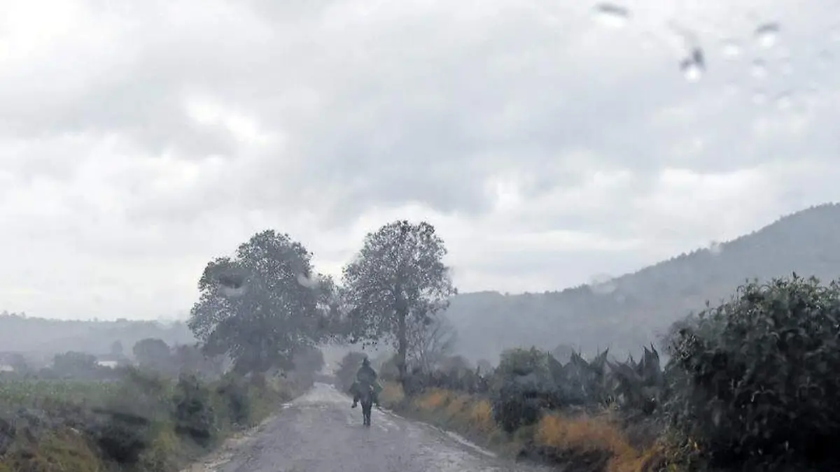 camino lluvia